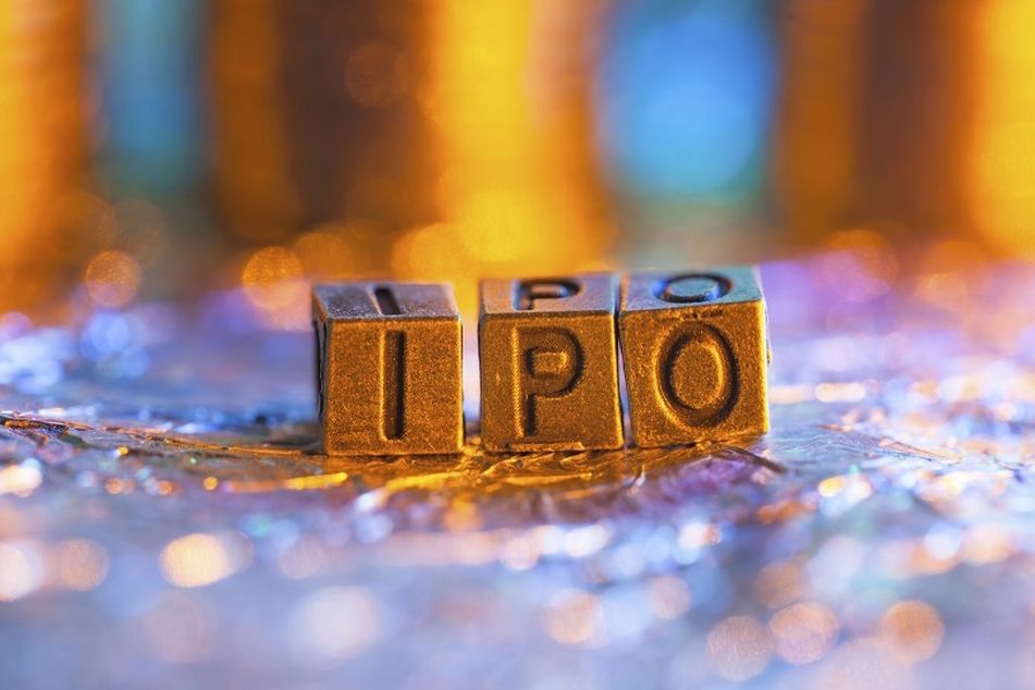 dice with letters IPO