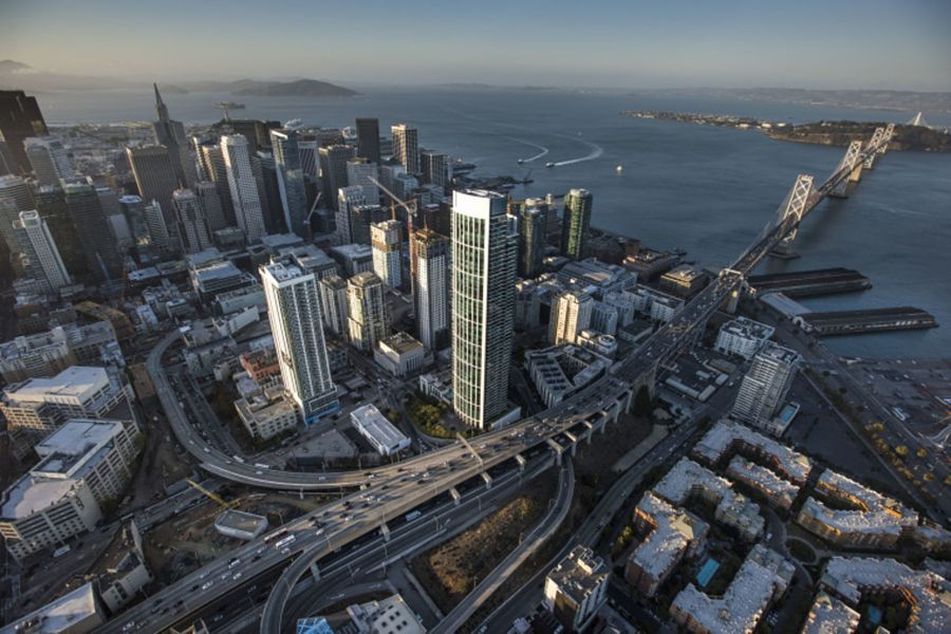 San-Francisco-Bay-Bridge-silicon-valley-Wall-Street-hunts-Silicon-Valley-rich