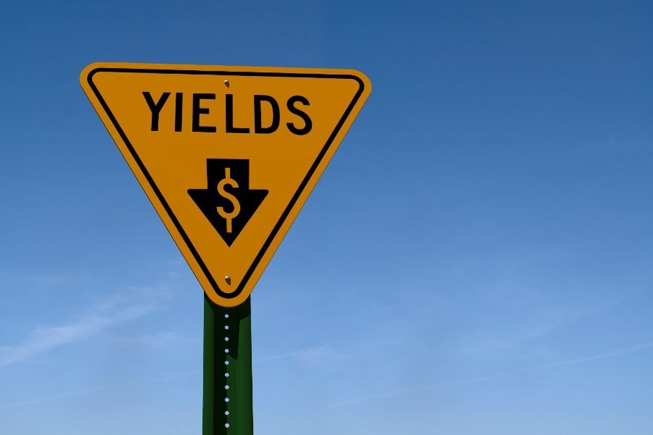 yields road sign