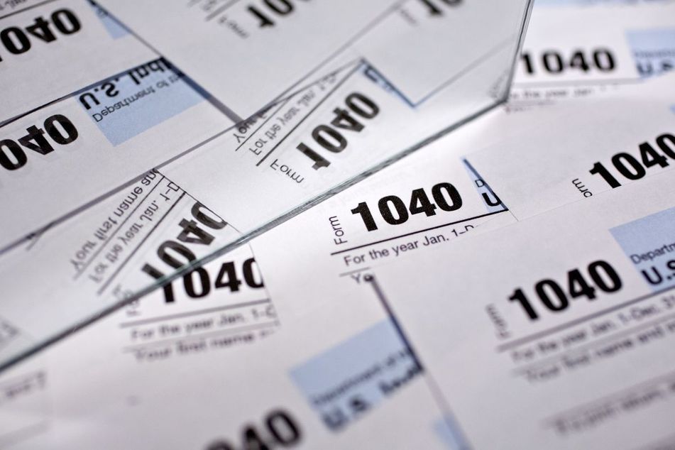 tax many 1040 forms