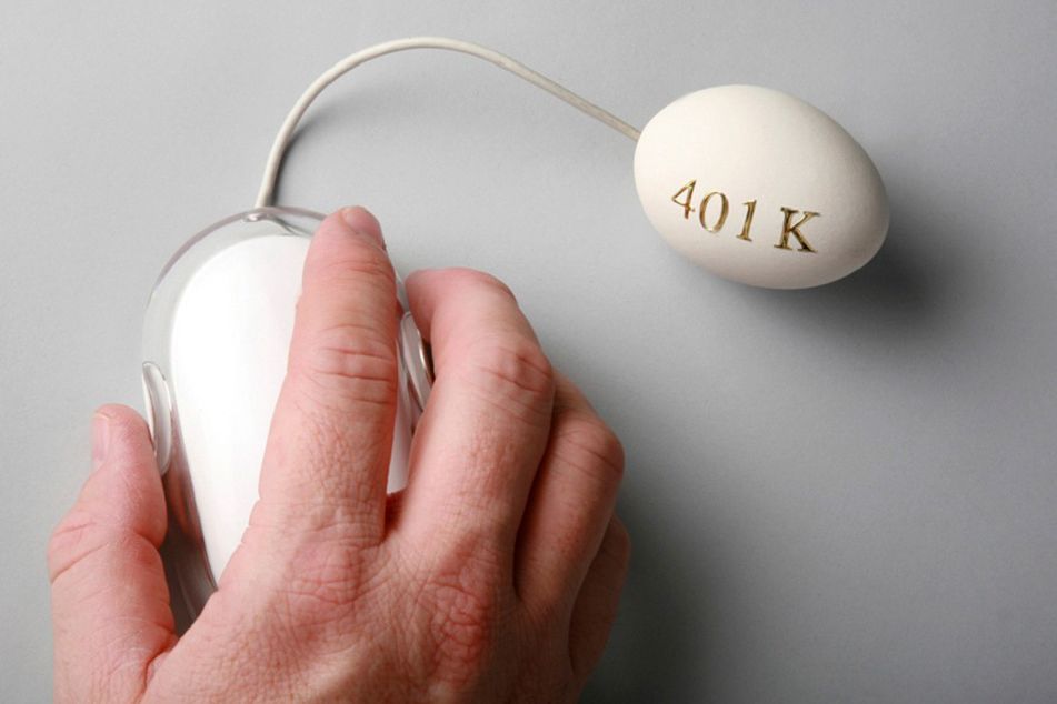 401(k)-egg-with-hand-on-mouse
