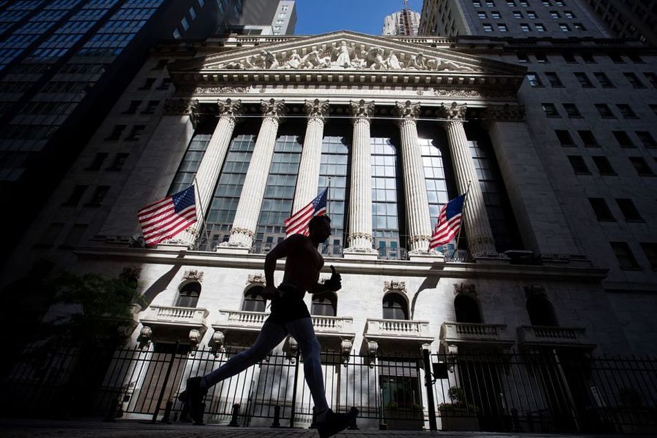 Runner-in-front-of-New-York-Stock-Exchange