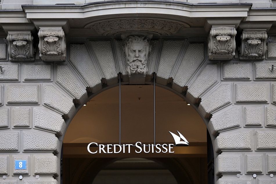 Entrance-to-Credit-Suisse-headquarters