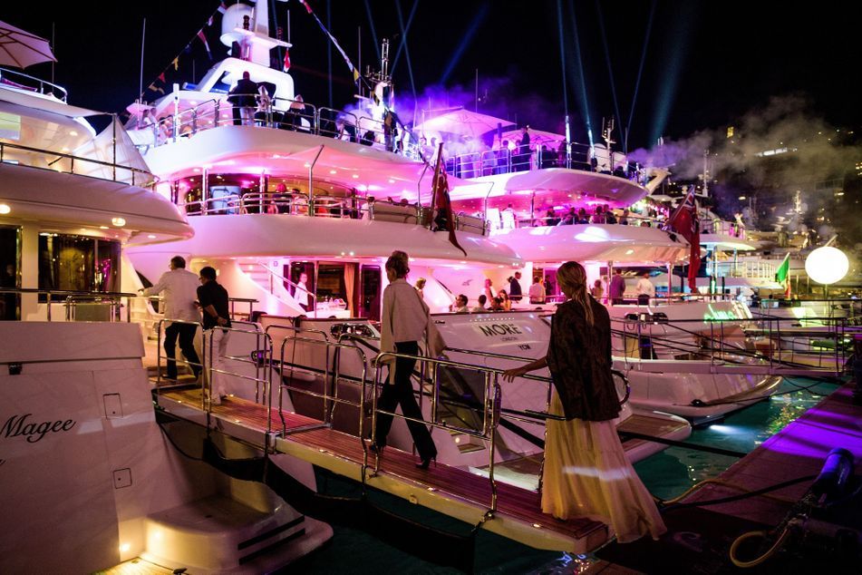 party-on-yacht-at-night