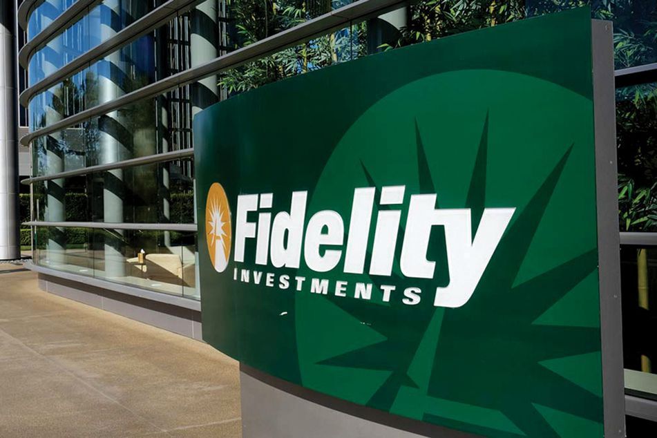 Fidelity-logo-on-building