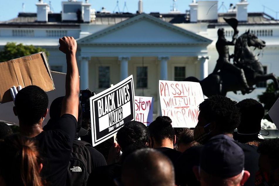 protest-in-front-of-White-House-June-2020