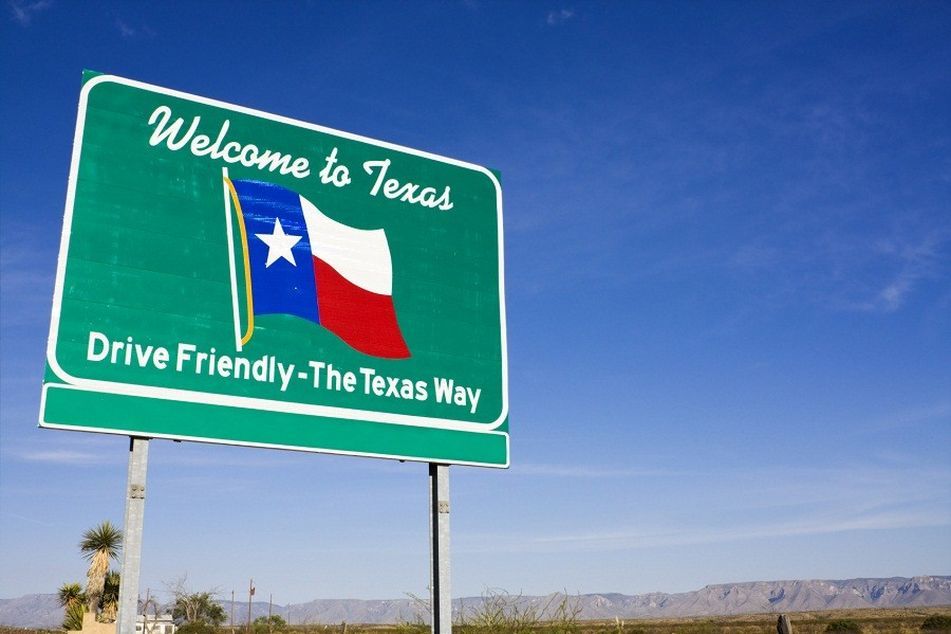 sign-saying-Welcome-to-Texas
