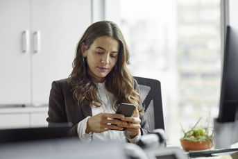 Best practices for financial adviser text messaging