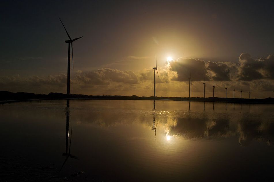 wind-farm-at-twilight