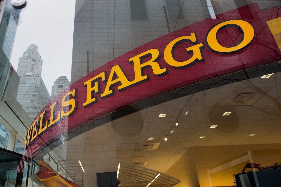 Drop in advisers at Wells Fargo continues but slows