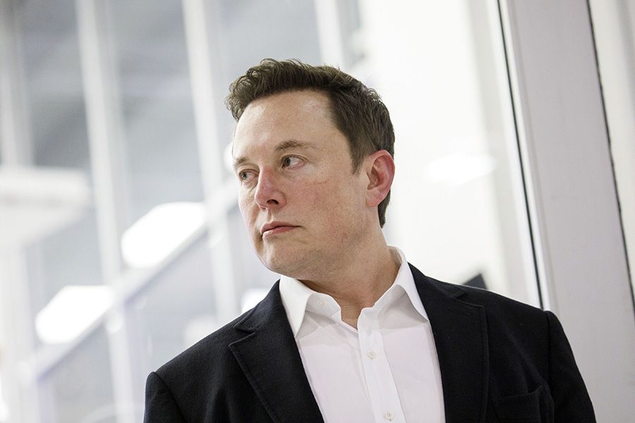 Elon Musk loses $20B but remains world’s wealthiest