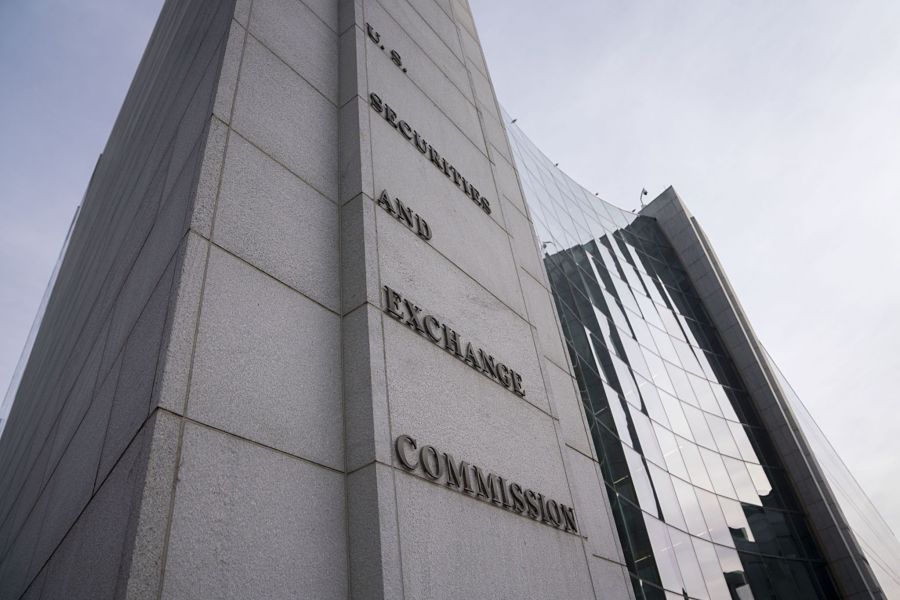 SEC bars California adviser, imposes $400,000 penalty