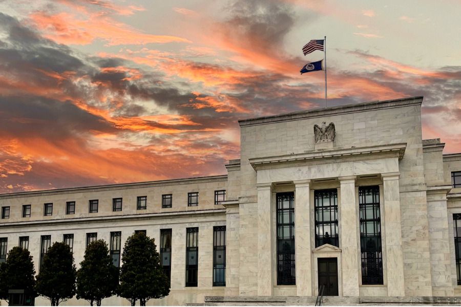 Fed minutes to reveal preference for tightening